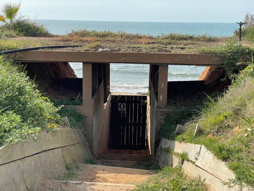 Acceso a la playa de La Grajuela